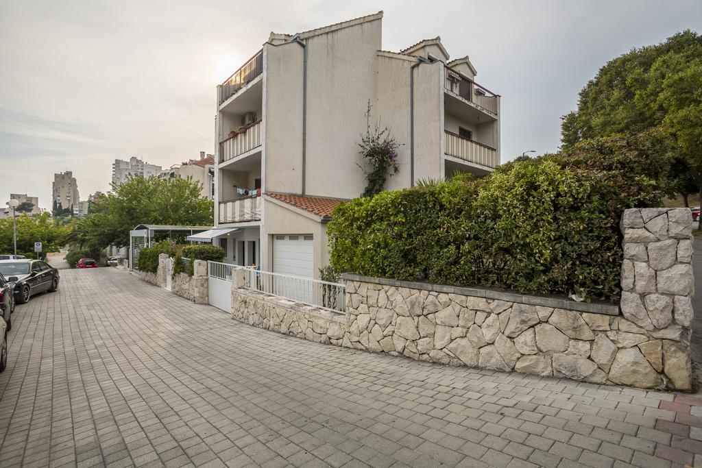 Lusea Apartments Split Exterior photo